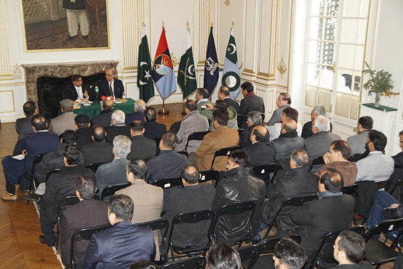 Chairman OPF Board of Governors meet notables of Pakistani Community in Paris
