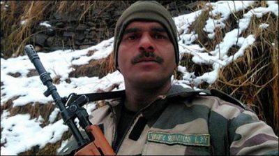 official's exchange on discussing the pool bar of the Indian Border Security Force