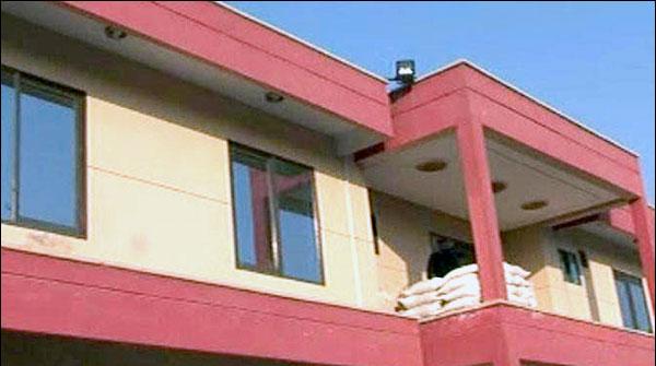 Multan: Japanese died after falling from the roof of a private hotel