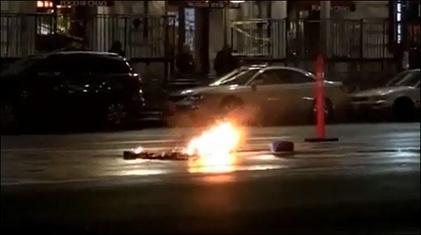 ٹرمپ مخالف مظاہرہ ،ایک شخص نے خود کو آگ لگالی