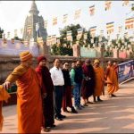 The world's largest human hand chain