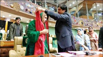 Imdad Patafi apologized from Nusrat Sehar Abbasi