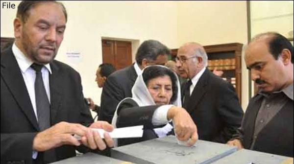 continue the polling for the annual election of the Lahore Bar