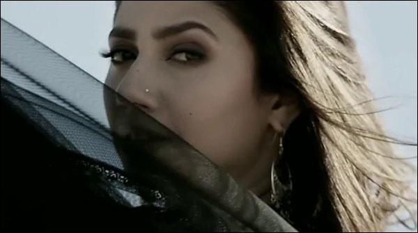 Released video of the new song of Raees