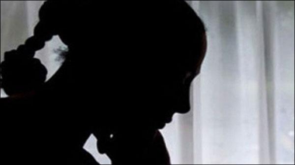 Gujranwala, mistress threw boiling water on the maid's face