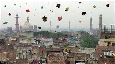 Lahore: crackdown against kite flying, arrest 100