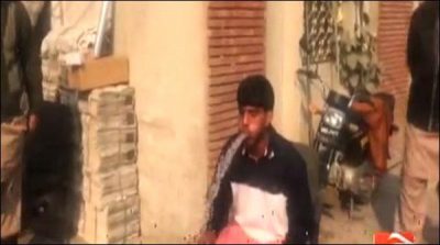 Is human or a fountain of water, drunk two liters of water at a time