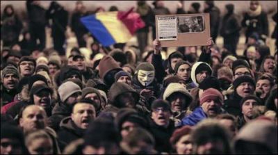 Thousands of people protest against government in Romania