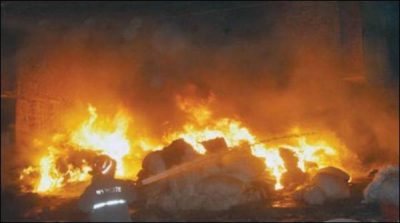 Karachi: Fire in clothing warehouse, millions of cloth burned