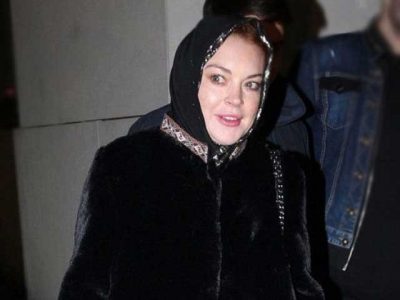 LINDSAY, LOHAN, GOT, THREATEN, BY, LONDON, AIRPORT, OFFICIALS, ON, WEARING, HIJAB