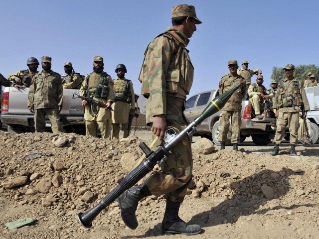 پاک فوج کی افغان علاقوں میں دہشتگردوں کے ٹھکانوں پر دوسرے روز بھی بمباری