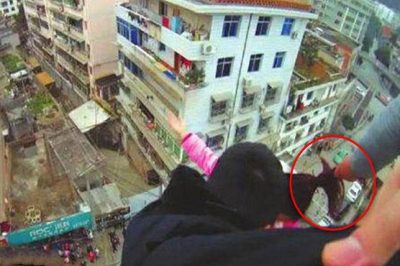 BEIJING husband a suicide attempt foiled of the wife pulled by the hair