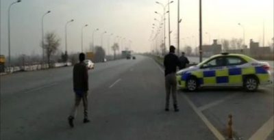 PESHAWAR, MOTORWAY, RUN, AWAY, AFTER, SHOWING, ARMS, TO, MOTORWAY, POLICE, SEEN, DROPPED
