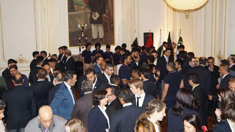 Embassy dinner in honor of the national cricket teams of French men and women from Pakistan in France