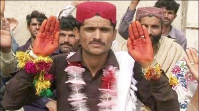 The groom reached take the Baraatt, the bride disappears in ghotki 