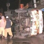 QUETTA: Speedy dumper broken sleep a drain, killing one person