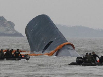 3 years ago sinking ship Been taken out rescued in South Korea