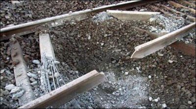 2 blast on railway track of Rohari and Mehrab Pur, tracks damage