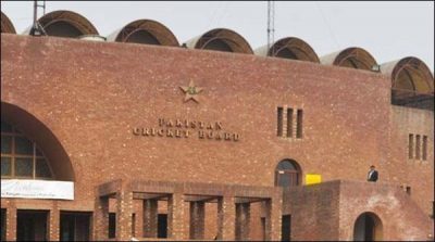 PCB to take 8 smartphones custody of 4 players