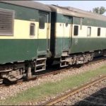 Sukkur: khyber mail express escapes disaster enroute to karachi