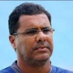 Waqar younus criticized on Kamran Akmal playing