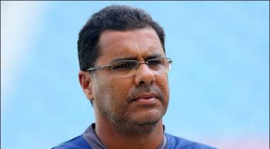 Waqar younus criticized on Kamran Akmal playing