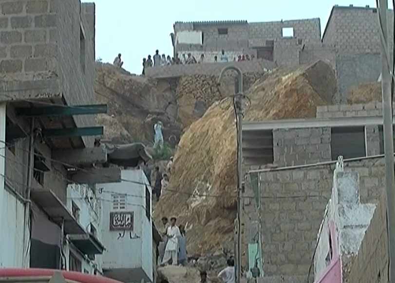 Karachi: mud avalanche fell on the house, kills 5, injures 3
