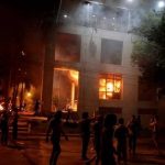 Paraguay protesters set fire to the parliament