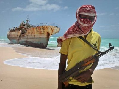 Somali pirates kidnapped a Pakistani ship