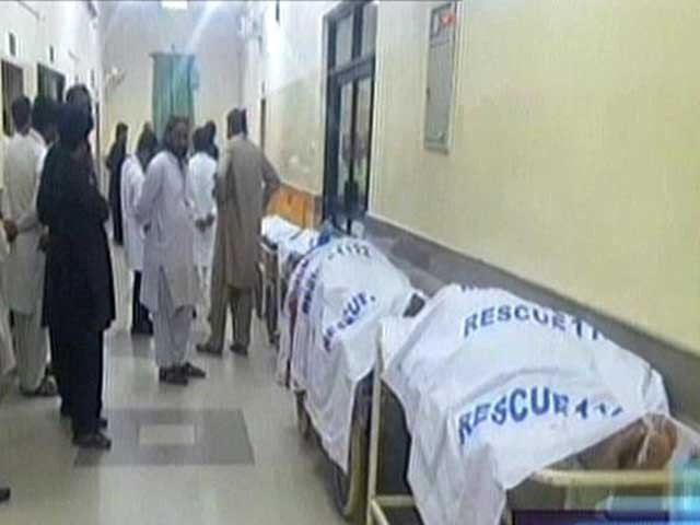 Rahim Yar Khan coach had crushed the motorcycle, killed his wife including 2 children