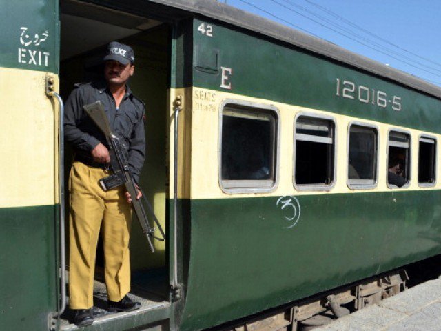 Honest Railway policemen returned the bag to the passenger