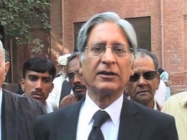 DG ISI has a close relationship with Maryam Nawaz, Aitzaz Ahsan