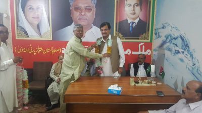 OVERSEAS, LEADERS, PPP, CH. MUHAMMAD, RAZAQ DHAL, CH, MUHAMMAD ASIF, GORSI, MALIK MUHAMMAD AJMAL, VISITED, THE PPP, LALAMUSA, OFFICE, AND, PARTICIPATED, IN, LUNCH, GIVEN, BY, SENIOR, PPP, LEADER, ABDUL SATTAR, MALIK, OF, FRANCE