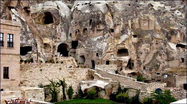Turkey: hotel was made by trimming mountain tourist attention of the cardinal