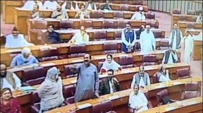 Senate and National Assembly meeting, demanding the resignation of Prime Minister