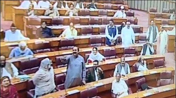 Senate and National Assembly meeting, demanding the resignation of Prime Minister