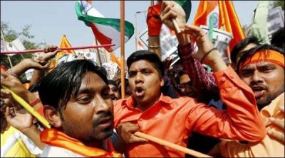 Indian extremists attacked a mock set Pakistan