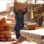 Are very slave hours of the harsh labor ....!