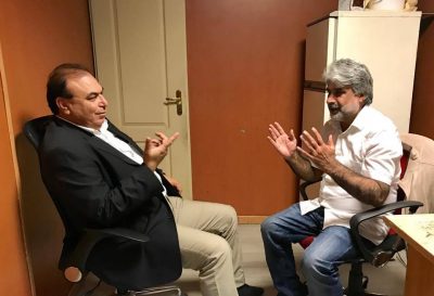 In, France, former, president, of, Pakistan, Muslim, League,-Nawaz, Javed, Akhtar, but, after, participation, in, political, and, social, activities, of, their, meeting, at, the, residence, of, Qari Farooq Ahmed, and, discussed, the, situation, returns, to, France