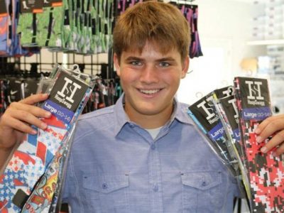 Color Blind guy became millionaires to selling socks