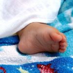 Woman gave birth to a child in the rickshaw in Sukkur