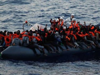 Italy Coast Guard rescued 484 foreign immigrants from drowning