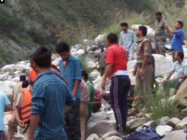 بھارت میں بس کھائی میں گرنے سے 21 ہندو یاتری ہلاک