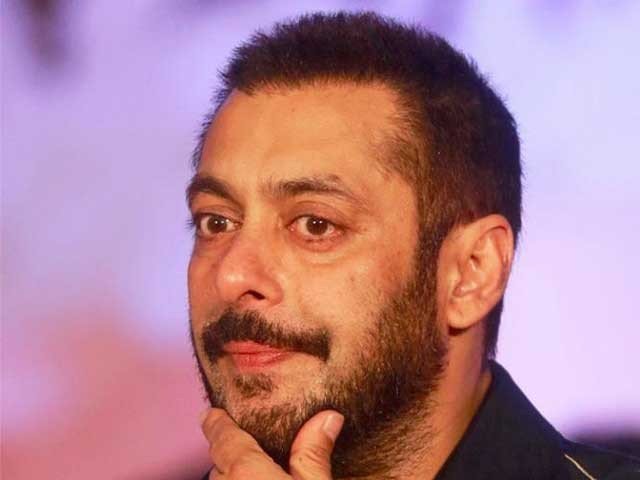 Why Salman Khan again and again cry during the shooting of tube light?