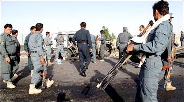 کابل میں نیٹو قافلے پر خودکش حملہ، 8 افراد ہلاک، 28 زخمی
