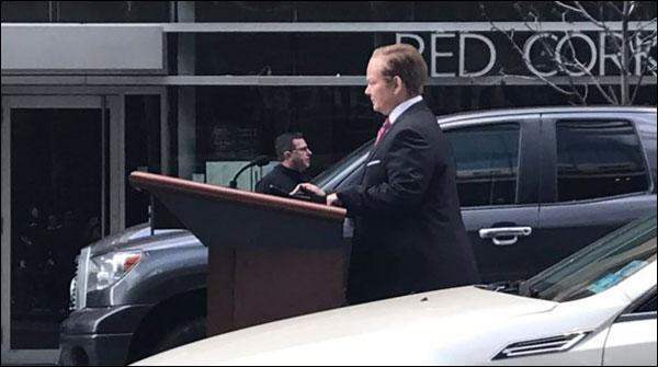 US Presidential spokesman at streets of New York?
