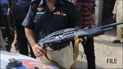 Karachi, weapons recovered from home, accused escape