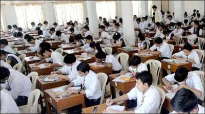 Karachi, protesting teachers, affect the first Inter-Arts paper