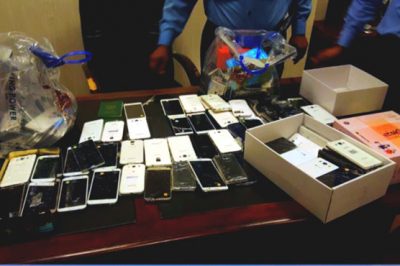 Islamabad: 211 smartphone recovered from the passengers luggage