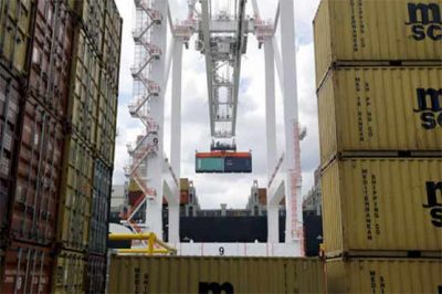 Pakistan heavy trade deficit from, the US, China, in Qatar and Saudi